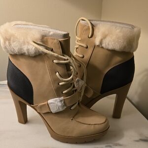 Lauren Ralph Lauren Tan Lace Up Boots with Padded Tongue